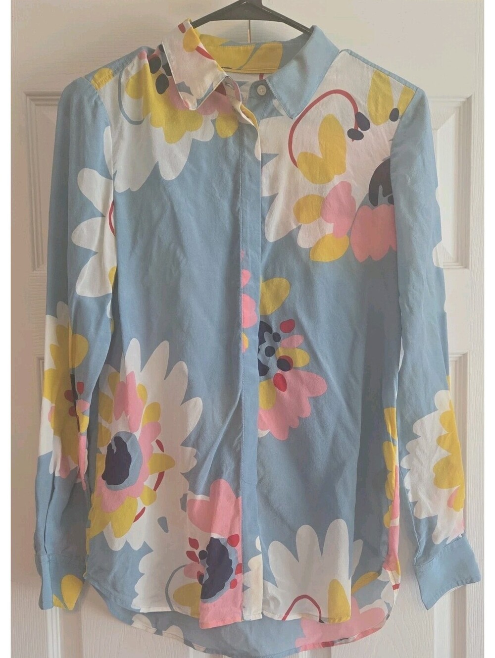Boden Long Sleeve Floral heirtage daisy Button Down Blouse  Sz 6 (US)  100% silk